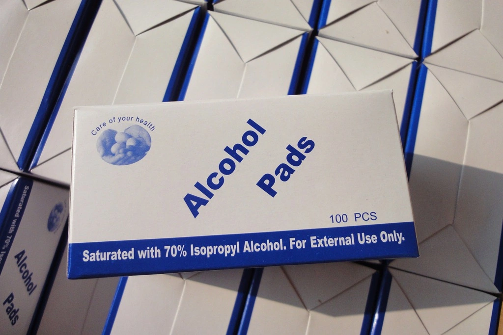 High Quality Sterilized Medical Nonwoven Alcohol Pad Swab